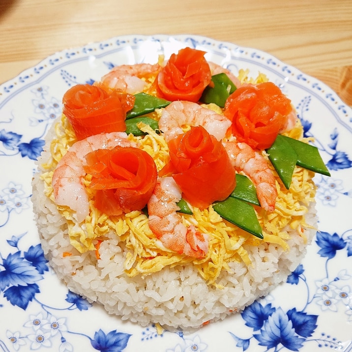 誕生日などのお祝いに 華やかなちらし寿司ケーキ レシピ 作り方 By いかけん 楽天レシピ